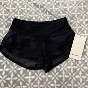 Lululemon | Speed Up Low-Rise Short 2.5”